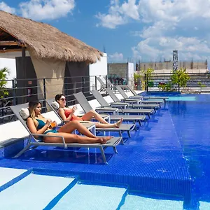 4* Hotel 52